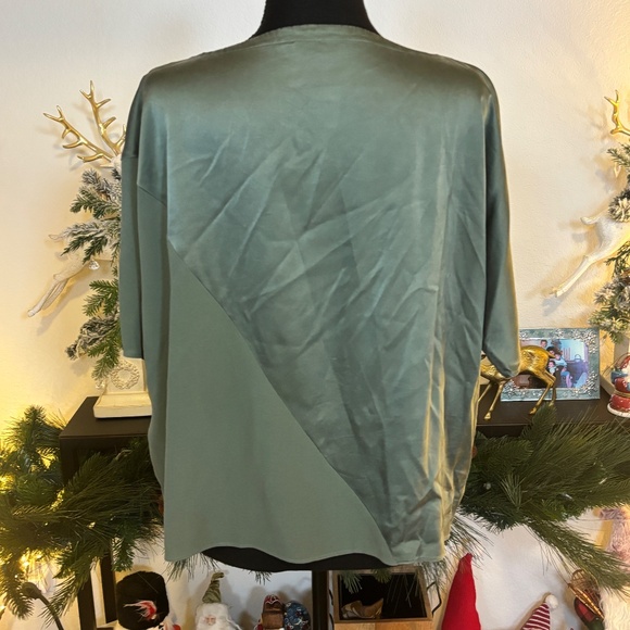 EILEEN FISHER - 2 piece Blouse and Jacket - Picture 4 of 12